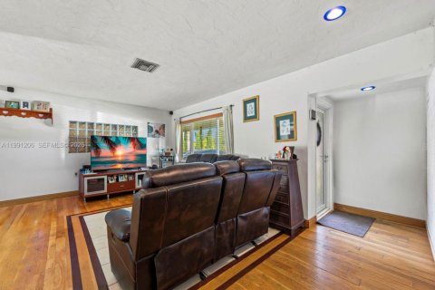 House in Homestead, Florida 3 bedrooms, 157.75 sq.m. № 2057500 - photo 10