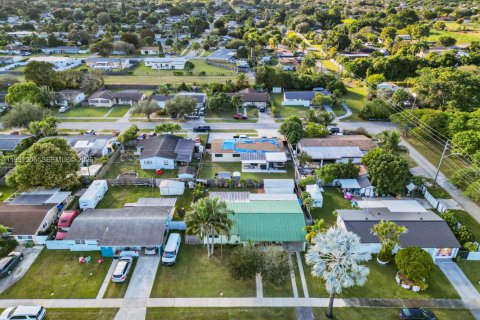 House in Homestead, Florida 3 bedrooms, 157.75 sq.m. № 2057500 - photo 30
