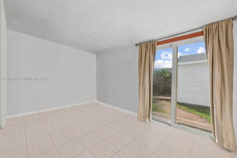House in Homestead, Florida 3 bedrooms, 157.75 sq.m. № 2057500 - photo 12