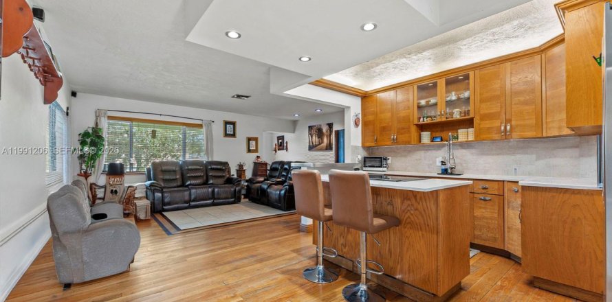 House in Homestead, Florida 3 bedrooms, 157.75 sq.m. № 2057500