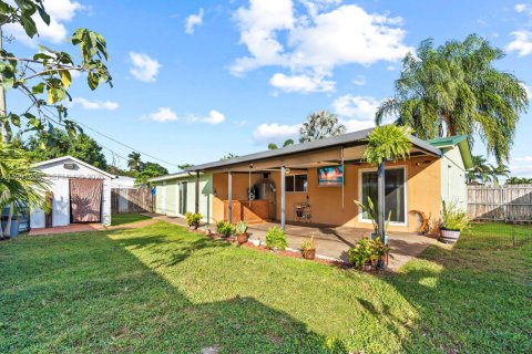 House in Homestead, Florida 3 bedrooms, 157.75 sq.m. № 2057500 - photo 21