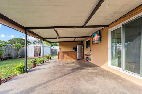 House in Homestead, Florida 3 bedrooms, 157.75 sq.m. № 2057500 - photo 23