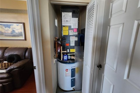 Copropriété à vendre à Miami, Floride: 2 chambres, 100.71 m2 № 1968207 - photo 18