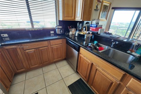 Copropriété à vendre à Miami, Floride: 2 chambres, 100.71 m2 № 1968207 - photo 14