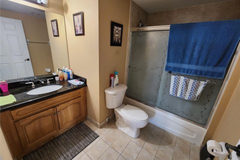 Copropriété à vendre à Miami, Floride: 2 chambres, 100.71 m2 № 1968207 - photo 10