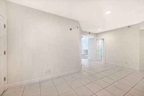 Copropriété à vendre à Longboat Key, Floride: 3 chambres, 286.42 m2 № 2408391 - photo 7