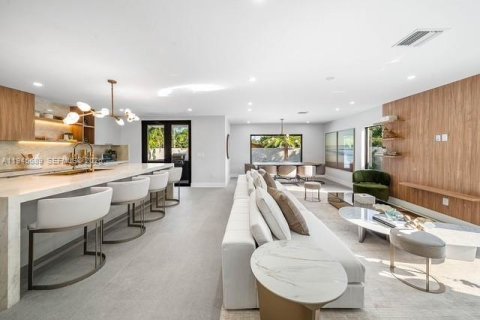 Casa en venta en Pompano Beach, Florida, 5 dormitorios № 2005678 - foto 3