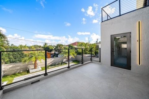 Casa en venta en Pompano Beach, Florida, 5 dormitorios № 2005678 - foto 16