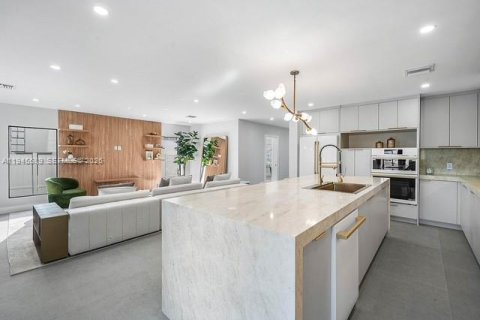 Casa en venta en Pompano Beach, Florida, 5 dormitorios № 2005678 - foto 6