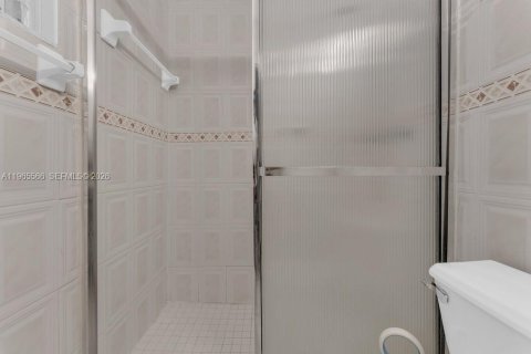 House in Hollywood, Florida 1 bedroom, 232.07 sq.m. № 2027122 - photo 13