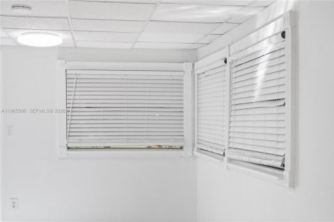 Casa en alquiler en Hollywood, Florida, 1 dormitorio, 232.07 m2 № 2027122 - foto 7