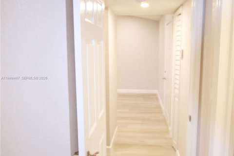 Снять в аренду кондоминиум в Майами, Флорида 1 спальня, 60.48м2, № 2005180 - фото 13