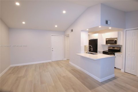 Кондоминиум с 1 спальней в Майами, Флорида № 2005180