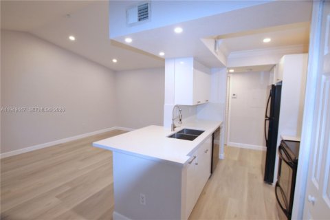 Снять в аренду кондоминиум в Майами, Флорида 1 спальня, 60.48м2, № 2005180 - фото 5