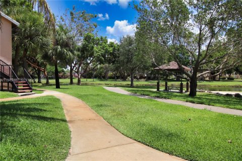 Снять в аренду кондоминиум в Майами, Флорида 1 спальня, 60.48м2, № 2005180 - фото 26