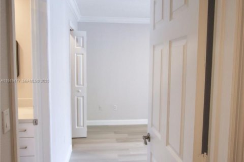 Снять в аренду кондоминиум в Майами, Флорида 1 спальня, 60.48м2, № 2005180 - фото 12