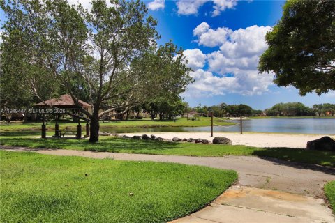 Снять в аренду кондоминиум в Майами, Флорида 1 спальня, 60.48м2, № 2005180 - фото 29