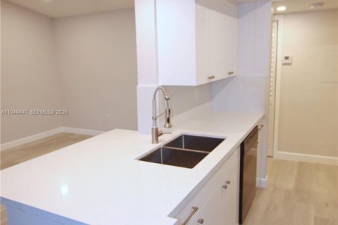 Снять в аренду кондоминиум в Майами, Флорида 1 спальня, 60.48м2, № 2005180 - фото 7