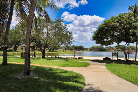 Снять в аренду кондоминиум в Майами, Флорида 1 спальня, 60.48м2, № 2005180 - фото 27