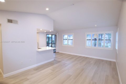 Снять в аренду кондоминиум в Майами, Флорида 1 спальня, 60.48м2, № 2005180 - фото 4