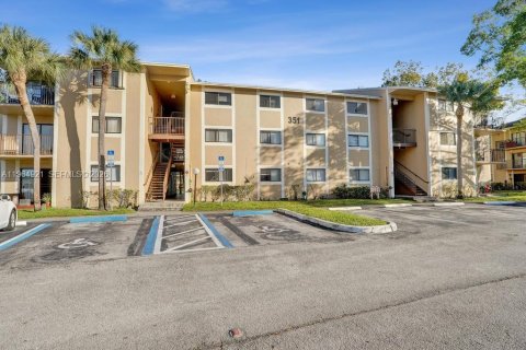 Condominio en alquiler en Pembroke Pines, Florida, 2 dormitorios, 94.39 m2 № 2026445 - foto 3