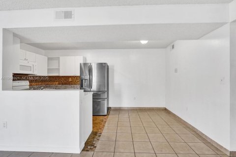 Condominio en alquiler en Pembroke Pines, Florida, 2 dormitorios, 94.39 m2 № 2026445 - foto 15