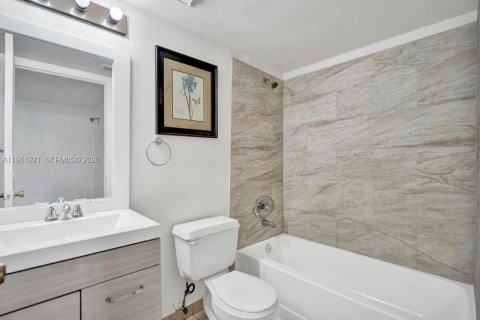 Condominio en alquiler en Pembroke Pines, Florida, 2 dormitorios, 94.39 m2 № 2026445 - foto 29