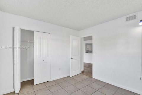 Condominio en alquiler en Pembroke Pines, Florida, 2 dormitorios, 94.39 m2 № 2026445 - foto 22