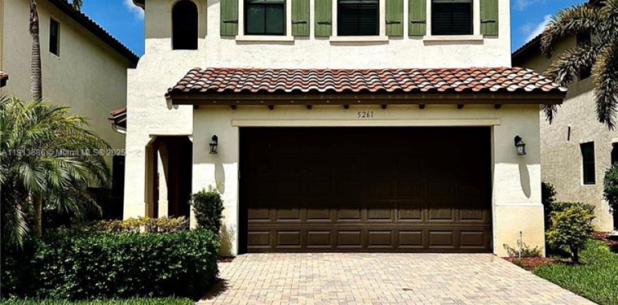 Дом в Аве Мария, Флорида 3 спальни, 186.45м2 № 1988039