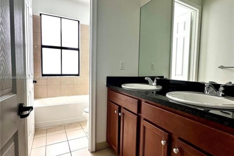 Снять в аренду виллу или дом в Аве Мария, Флорида 3 спальни, 186.45м2, № 1988039 - фото 16