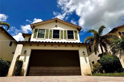 Снять в аренду виллу или дом в Аве Мария, Флорида 3 спальни, 186.45м2, № 1988039 - фото 2