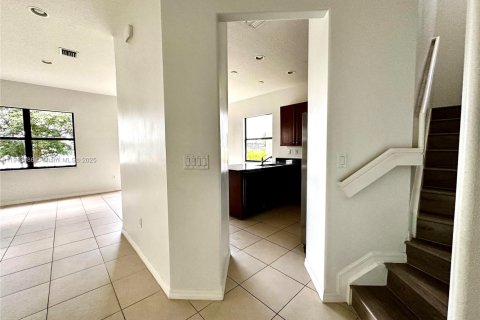 Снять в аренду виллу или дом в Аве Мария, Флорида 3 спальни, 186.45м2, № 1988039 - фото 9