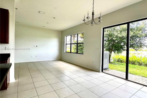 Снять в аренду виллу или дом в Аве Мария, Флорида 3 спальни, 186.45м2, № 1988039 - фото 6