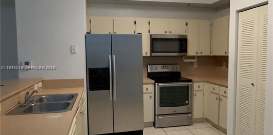 Apartamento en Doral, Florida 2 dormitorios, 90.02 m2 № 2004350