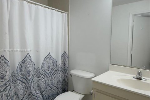 Apartamento en alquiler en Doral, Florida, 2 dormitorios, 90.02 m2 № 2004350 - foto 9
