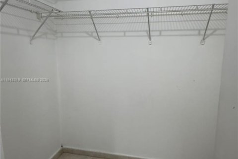Apartamento en alquiler en Doral, Florida, 2 dormitorios, 90.02 m2 № 2004350 - foto 6