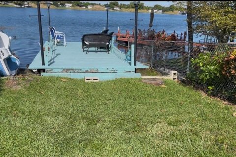 Commercial property in Miami Gardens, Florida 1 bedroom, 164.53 sq.m. № 1963003 - photo 12