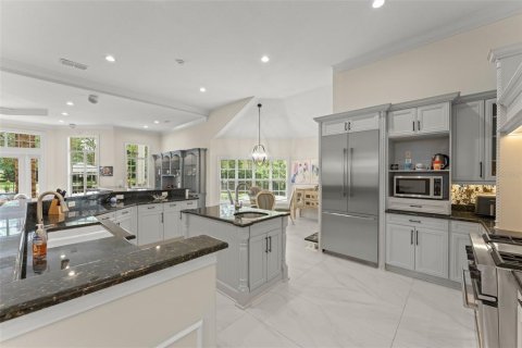 House in Windermere, Florida 5 bedrooms, 498.51 sq.m. № 2094930 - photo 13