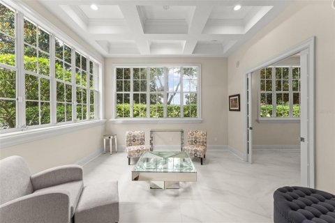 House in Windermere, Florida 5 bedrooms, 498.51 sq.m. № 2094930 - photo 6