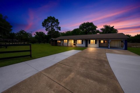 House in Eustis, Florida 3 bedrooms, 108.97 sq.m. № 1899945 - photo 2