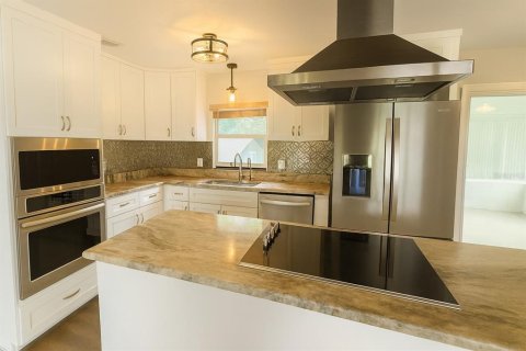House in Eustis, Florida 3 bedrooms, 108.97 sq.m. № 1899945 - photo 15
