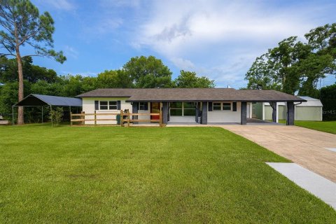 House in Eustis, Florida 3 bedrooms, 108.97 sq.m. № 1899945 - photo 1