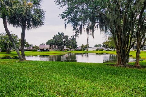 Townhouse in Leesburg, Florida 2 bedrooms, 119.66 sq.m. № 1857809 - photo 27