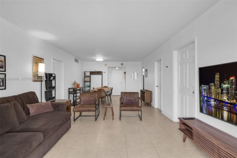 Condominio en venta en Hallandale Beach, Florida, 2 dormitorios, 96.62 m2 № 2049885 - foto 6