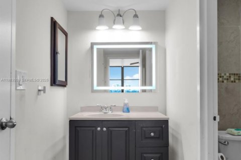 Condominio en venta en Hallandale Beach, Florida, 2 dormitorios, 96.62 m2 № 2049885 - foto 21