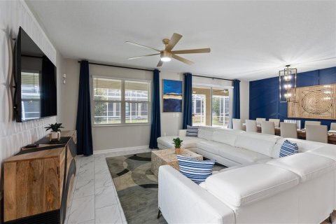 Casa en venta en Davenport, Florida, 7 dormitorios, 373.37 m2 № 1831584 - foto 9