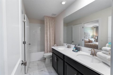Casa en venta en Davenport, Florida, 7 dormitorios, 373.37 m2 № 1831584 - foto 7