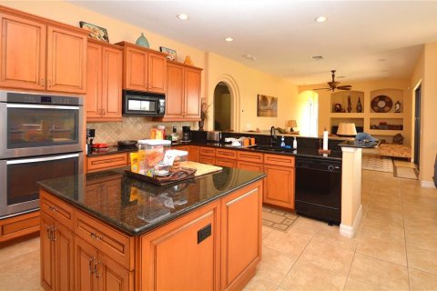 Villa ou maison à vendre à Port Charlotte, Floride: 4 chambres, 241.36 m2 № 1529382 - photo 4