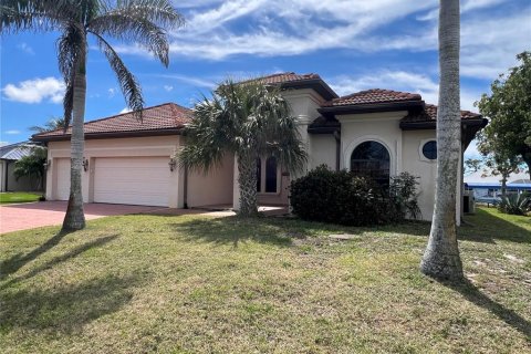 Villa ou maison à vendre à Port Charlotte, Floride: 4 chambres, 241.36 m2 № 1529382 - photo 26