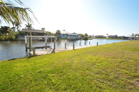 Villa ou maison à vendre à Port Charlotte, Floride: 4 chambres, 241.36 m2 № 1529382 - photo 30